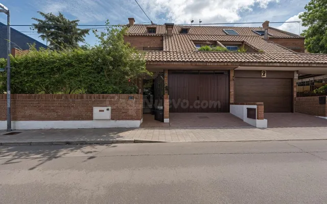 Excepcional chalet pareado cerca a Avenida Europa en Pozuelo de Alarcón — 3