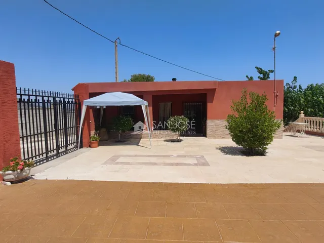 SE VENDE CASA DE CAMPO EN BUEN ESTADO EN ASPE — 29