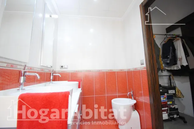 ¡HOGAR DE LUJO! MUY AMPLIO, BONITO Y LUMINOSO, TODO AMUEBLADO — 33