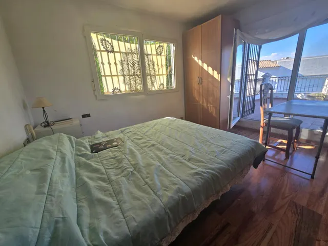 Chalet independiente con gran jardín y espectaculares vistas al mar — 25