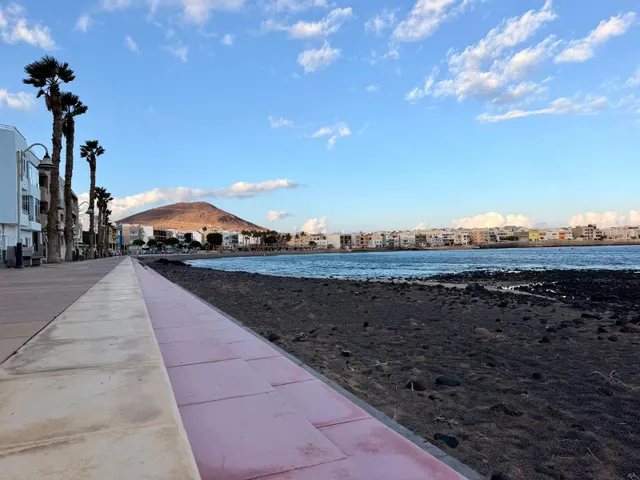 Terraza, piscinas y playa: tu nuevo hogar en Arinaga, con garaje y trastero — 30