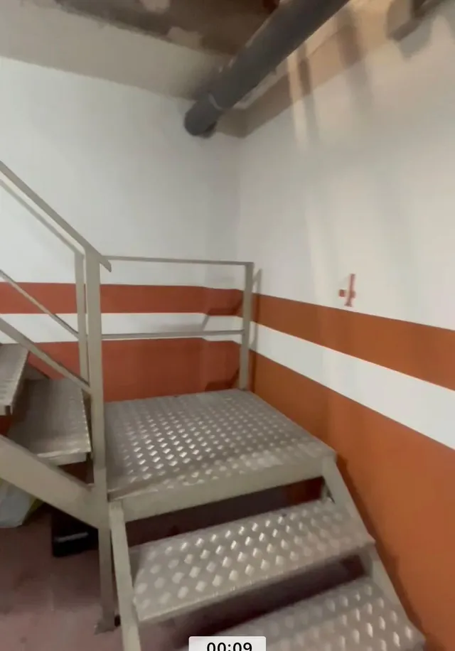 SE ALQUILA LOCAL PARA ACONDICIONAR EN EL BARRIO DE LA ROSALEDA — 8