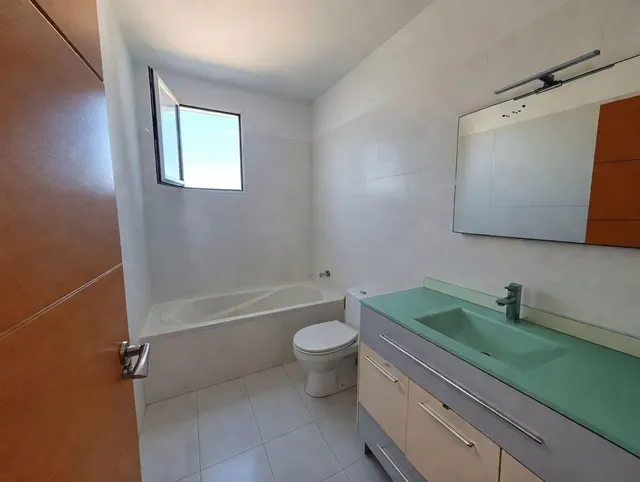 CHALET CON PARCELA Y VISTAS EN CUMBRES DE CALICANTO – ALQUILER TEMPORAL — 8