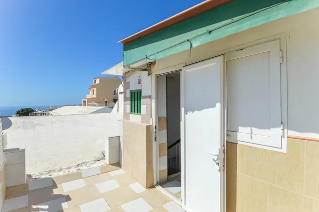 Dúplex con 3 dormitorios y vistas al mar en Loma Dos: Proyecto con alto potencial de reforma — 35