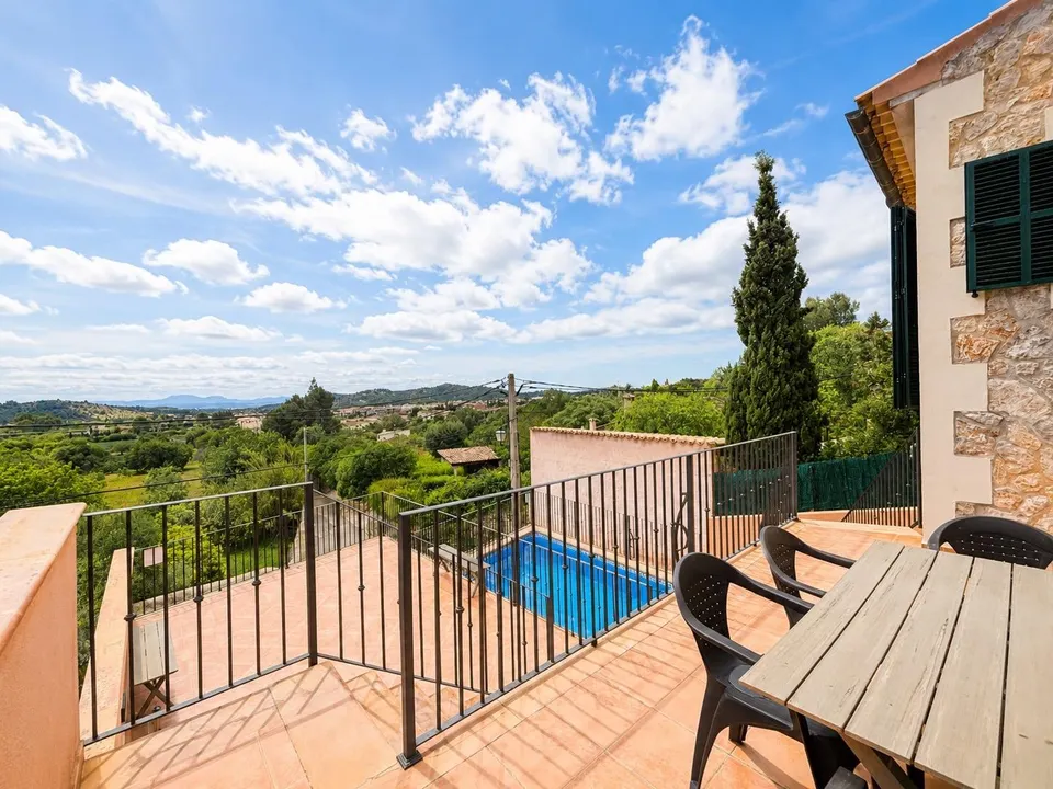 Chalet de ensueño con piscina y vistas a la Serra de Tramuntana en Alaró, Mallorca