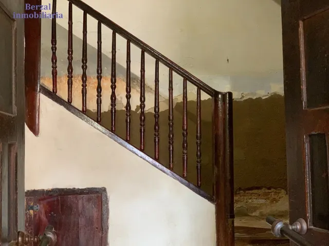 Casa de pueblo en venta en Entrena. Para reformar, con muchas posibilidades, — 30