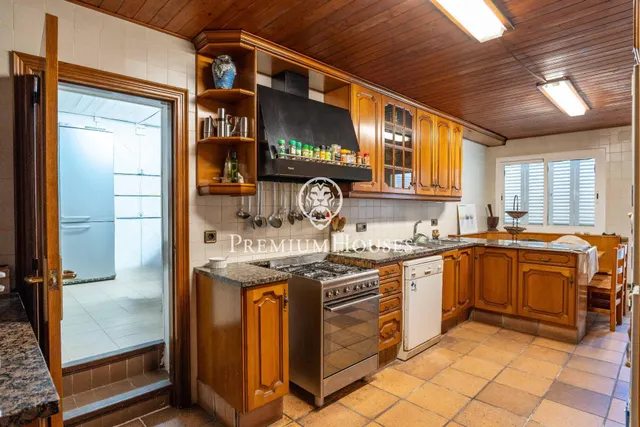 Casa independiente con piscina y jardín en Vallpineda — 15