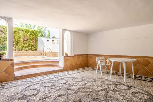 Chalet exclusivo una sola planta en el centro de La Zubia — 11