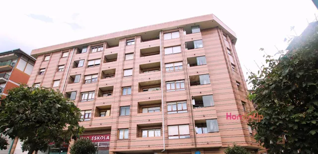 Se Vende Parcela de Garaje con trastero en Zona La Peña - foto 2