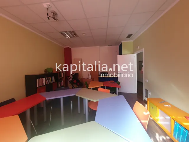 Local comercial en alquiler en Ontinyent. — 2