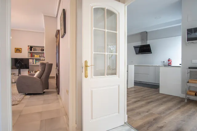 Espaciosa casa con encanto en el centro: elegancia, azotea y sótano en calle Murillo ✨ — 28