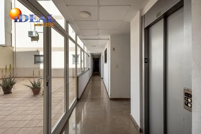 Piso en venta en Santa Fe con garaje y terraza. — 24