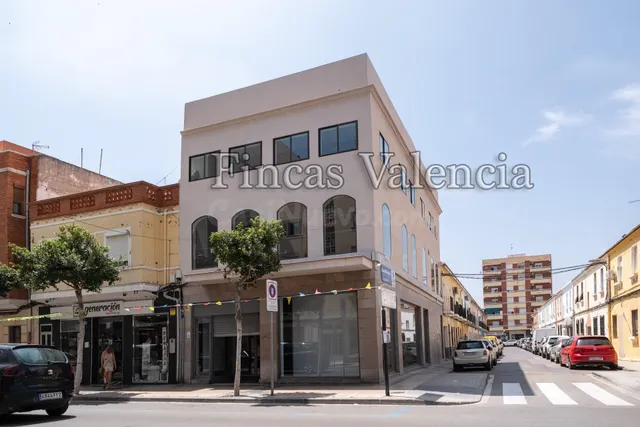 EDIFICIO EN VENTA O ALQUILER EN PUERTO DE SAGUNTO - foto 2