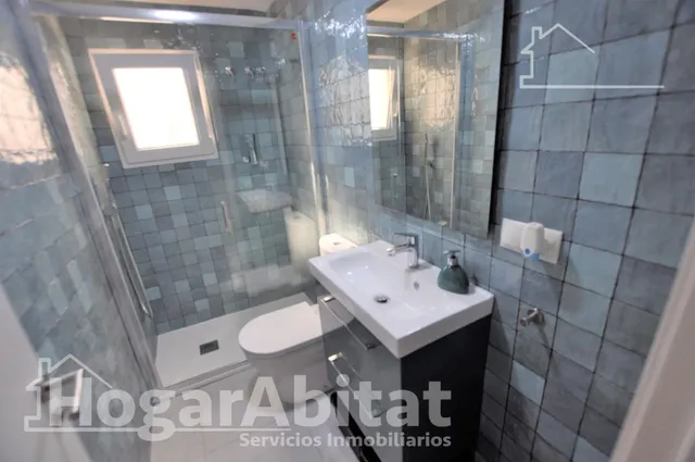 ¡ESPECTACULAR! MUY AMPLIO, IMPECABLE Y REFORMADO CON BALCÓN Y ASCENSOR — 29