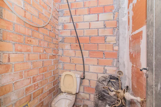 LOCAL EN BRUTO EN OGÍJARES CON POSIBILIDAD DE CAMBIO DE USO A VIVIENDA — 14