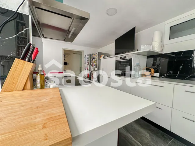 Amplio piso en Els Pavos, Blanes – Espacio y comodidad en un - foto 2
