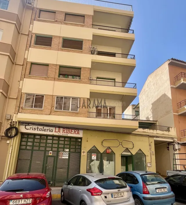 NAVE MUY ESPACIOSA A CINCO MINUTOS DEL CENTRO DE TUDELA - foto 2