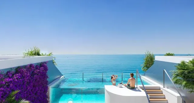 LA EXCLUSIVIDAD EN SU MÁXIMA EXPRESIÓN, A ESCASOS METROS DE LA PLAYA DE CARVAJAL, CON VISTAS AL MAR. — 5