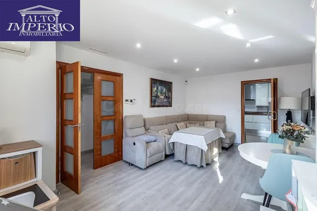 Amplia casa de 182 m2 con patio, gran sótano y a menos de 5 minutos del metro — 2