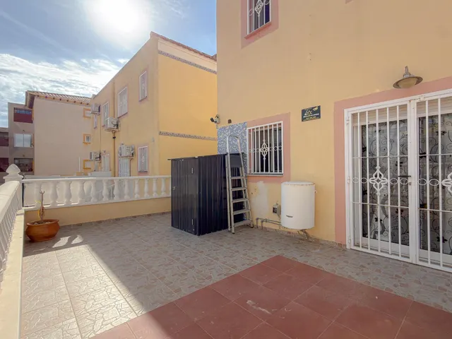 Magnifico chalet pareado totalmente reformado y con piscina comunitaria — 10