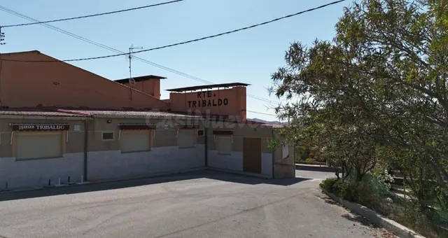 Exclusiva propiedad con vivienda, restaurante y amplio terre - foto 2