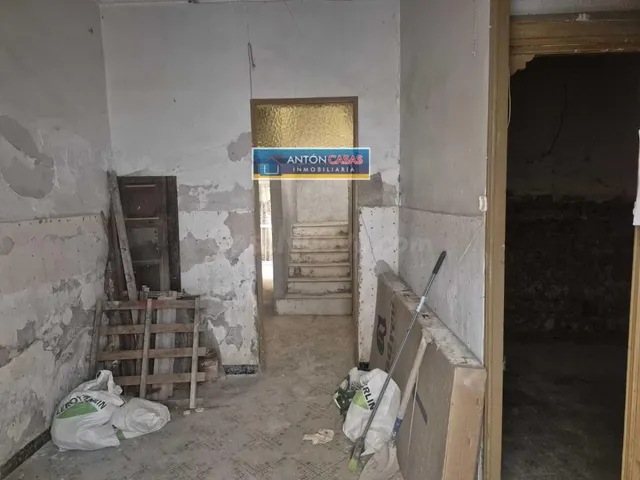 CASA CÉNTRICA EN NOVELDA PARA REFORMAR — 3