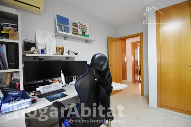 PRECIOSO ADOSADO EN URBANIZACIÓN CON PISCINA, GARAJE Y TERRAZA — 33