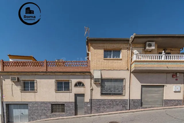 Gran Casa en Esquina en Atarfe – 4 Dormitorios, Piscina, Gar - foto 4