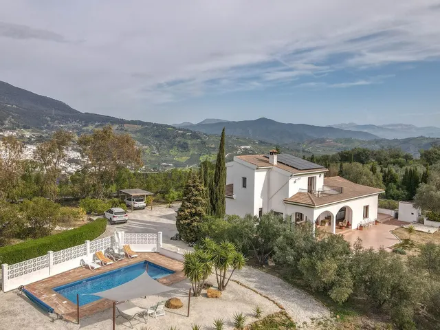 Chalet 3 habitaciones 239m² en venta - South of spain — 41