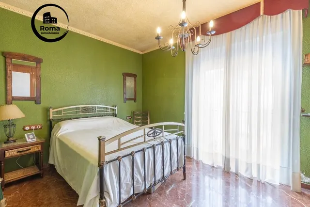 Casa adosada en urbanización con piscina junto al Ferial — 13