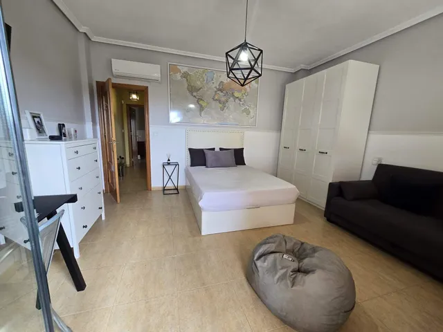 UNIFAMILIAR EN EL ALTET (ELCHE). — 24