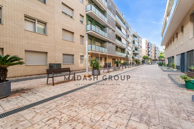 Ático totalmente reformado con terraza y solárium de 45 m2 en Vila-seca — 34
