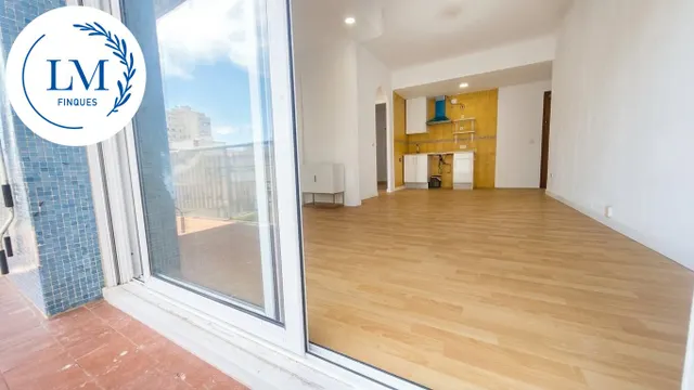 ¡Luminoso piso con gran balcón en pleno centro de Vilanova i la Geltrú! — 13