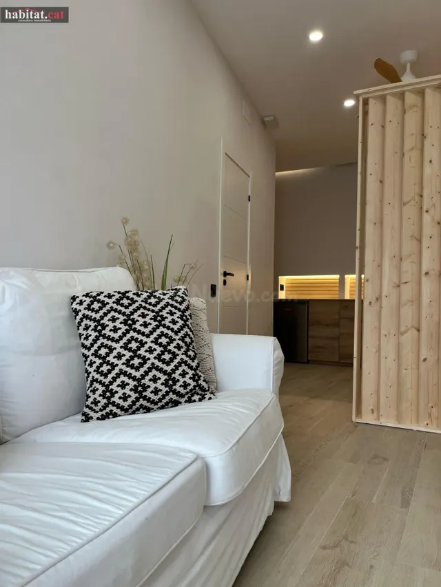 ¡¡ OFICINA TIPO LOFT ALQUILADO EN EL CENTRO DE VILANOVA !! — 4