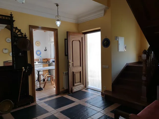 Urbis te ofrece un espectacular terreno con chalet en venta en Ciudad Rodrigo, Salamanca. — 6