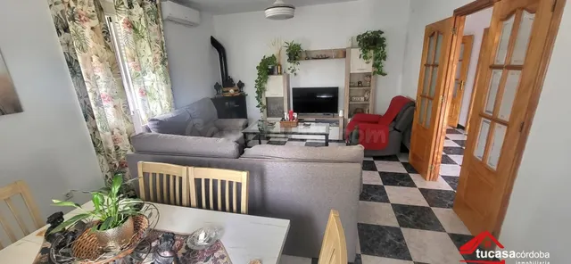 ESPACIO, NATURALEZA Y TRANQUILIDAD: Casa con parcela en La B - foto 4