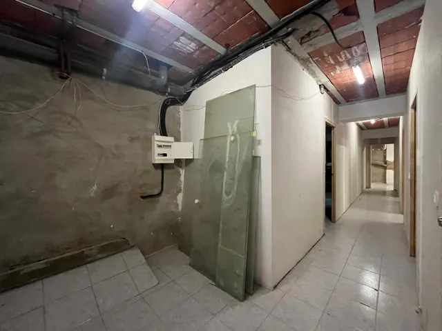 Oportunidad Local de 132m2 en Set Camins por 108.000€. — 12