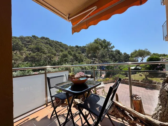Apartamento reformado con vistas al mar, parking y ascensor 