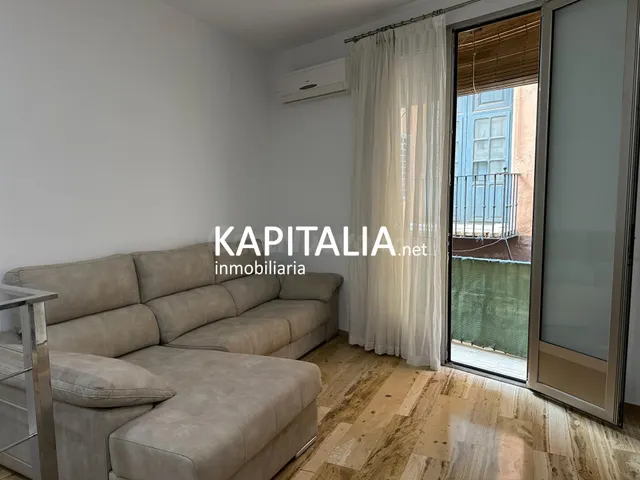Piso en VENTA en el centro de Xàtiva con balcón y mucha luz 