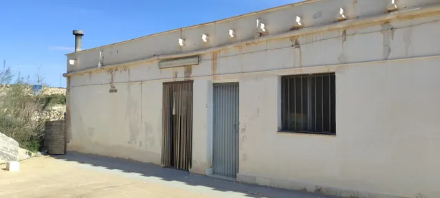 CASA EN FINES ( ALMERIA ) DE 4 habitaciones CON TERRENO Y PISCINA. — 25