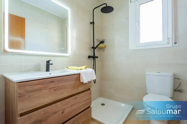 CASA ADOSADA DE 3 habitaciones DOBLES - LA POBLA DE MONTORNES — 22