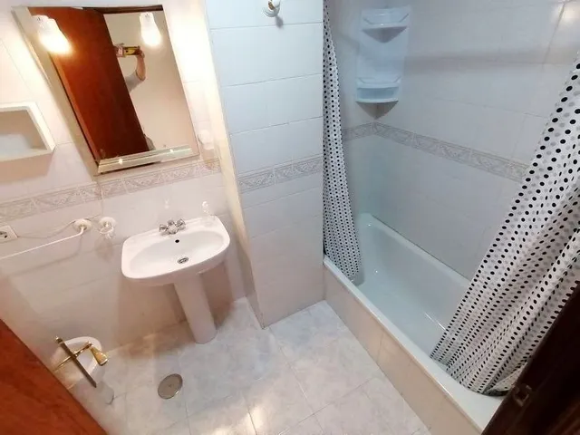 Piso de 4 Dormitorio y 2 Baños - Garaje coche y moto Opcional — 20
