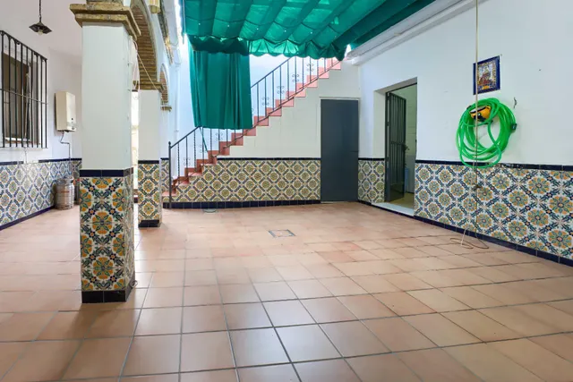 ¡¡ESPECTACULAR!! Adosada de esquina de 223 m2 con patio, terraza y garaje — 37