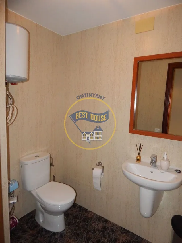 LOTE DE TRES LOCALES EN EL LLOMBO — 15