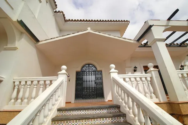 Villa Exclusiva con Vistas Panorámicas en Benalmádena — 5