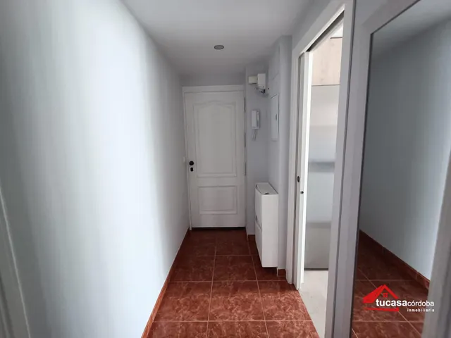AMPLIO PISO DE 3 DORMITORIOS CON ASCENSOR EN LA FUENSANTA — 25
