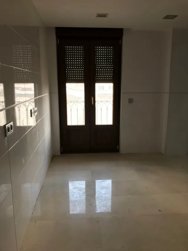 DÚPLEX DE 113 M2, NUEVO, 2 HAB., SALÓN, COCINA, 3 BAÑOS. CALIDADES LUJO — 6