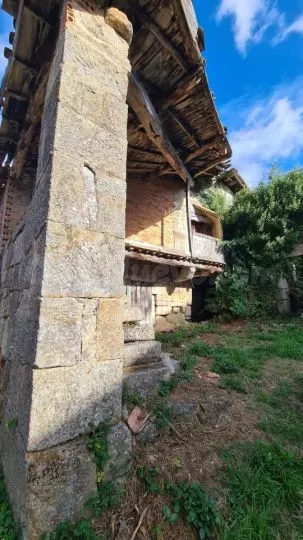 OPORTUNIDAD! CASA EN VENTA CON TERRENO PARA REFORMAR EN NOGU - foto 4