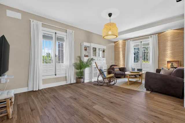 Exclusiva vivienda completamente reformada en Torrequinto - foto 5
