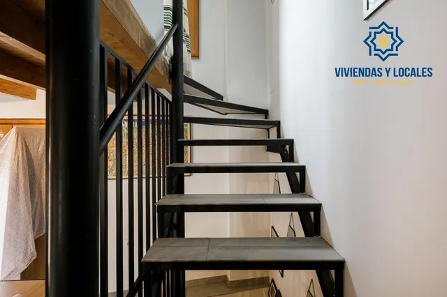 Casa unifamiliar reformada. — 19